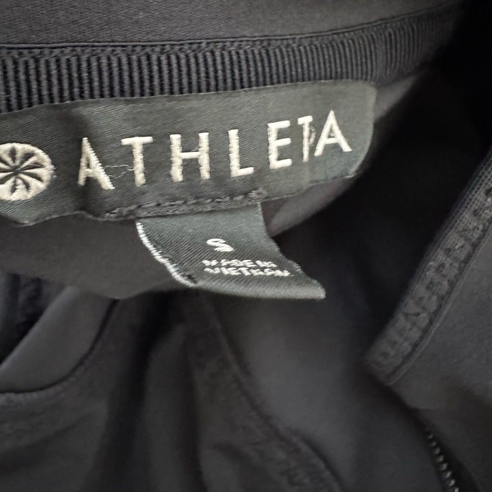 Athleta Elation Powervita Black Jacket Size Small Workout Gym Running Training - Picture 9 of 11